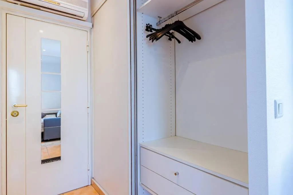 Brand New Studio, Sea View, Aircon, Wifi Roquebrune-Cap-Martin 0*,  France