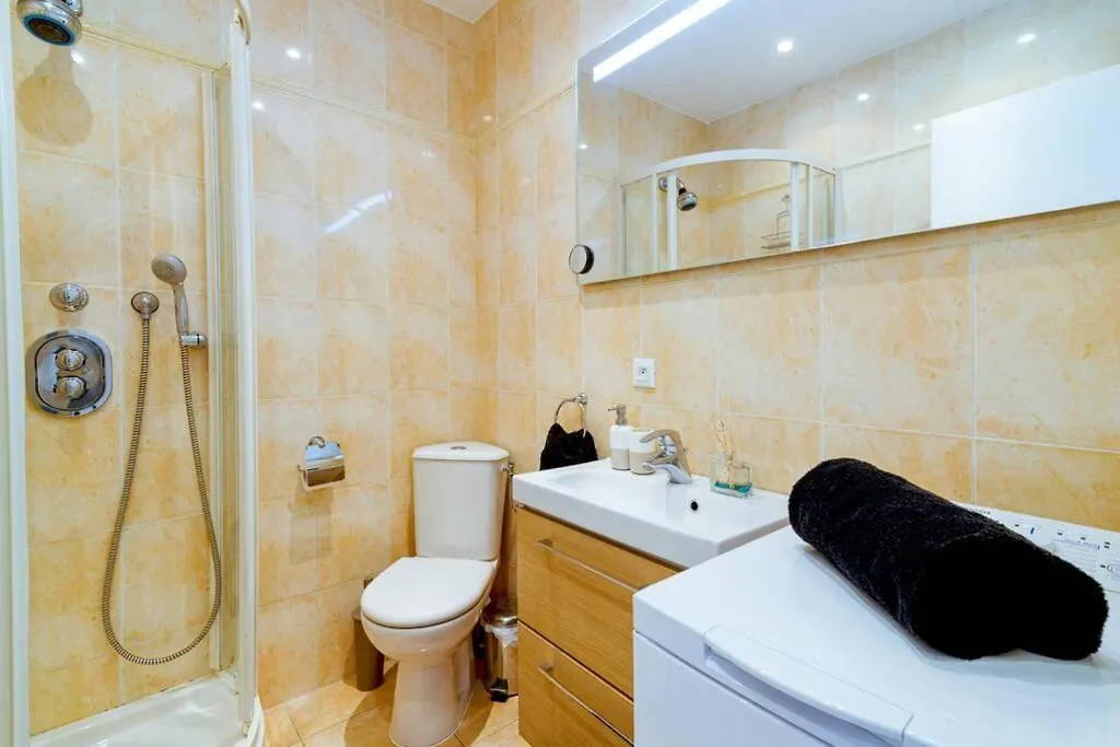 Brand New Studio, Sea View, Aircon, Wifi Roquebrune-Cap-Martin 0*,  France